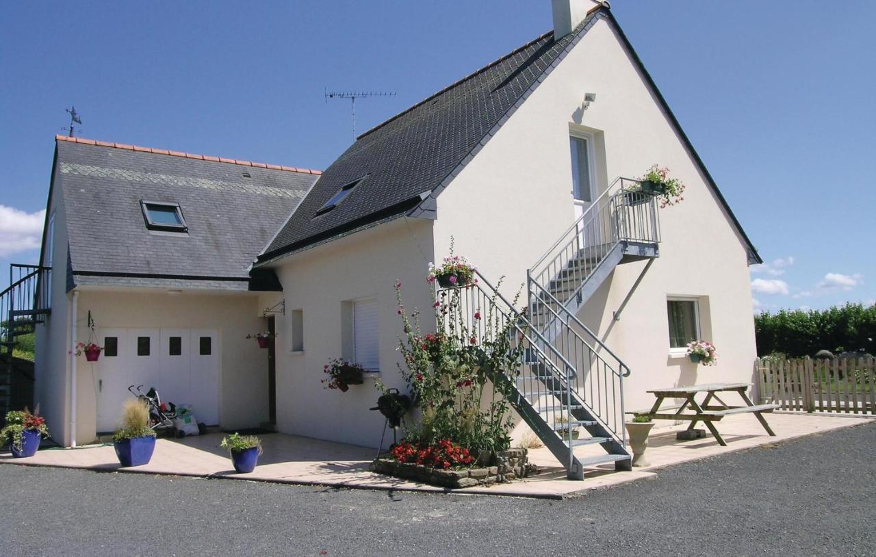 Amazing Apartment In Roz-Landrieux With Kitchen Exterior photo